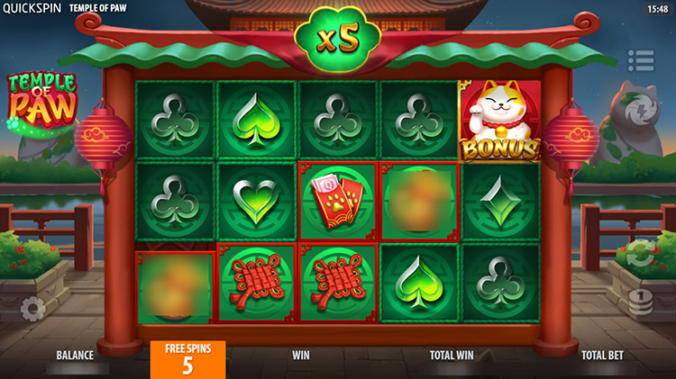 The progressive multiplier increases the chance of a big payout